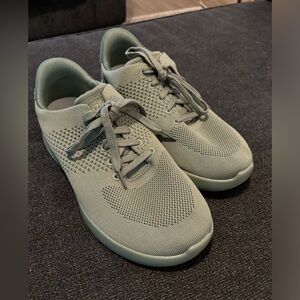 Green Kizik Tennis Shoes